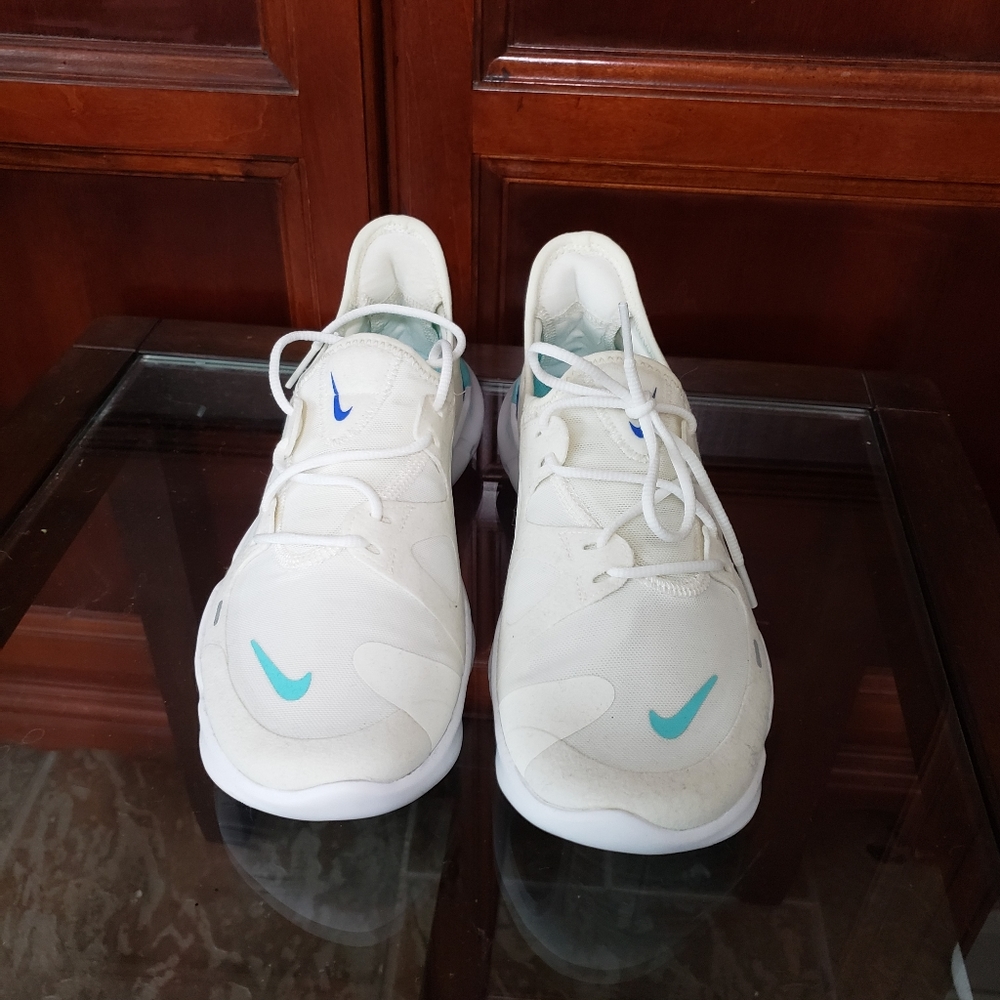 Women's Nike shoes
